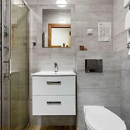 Olivia Hotel 2*